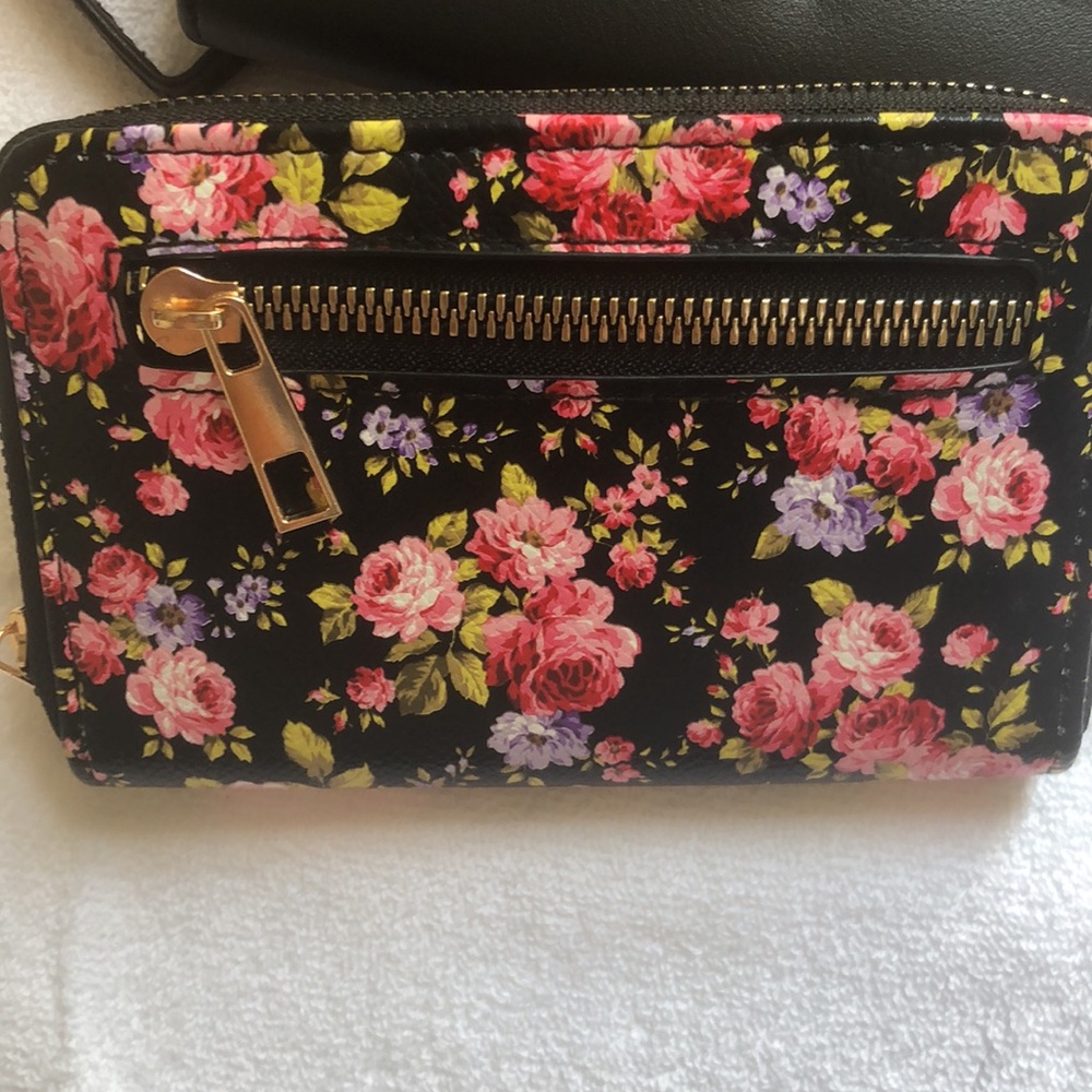 2 New Wallets - Picture 3 of 4